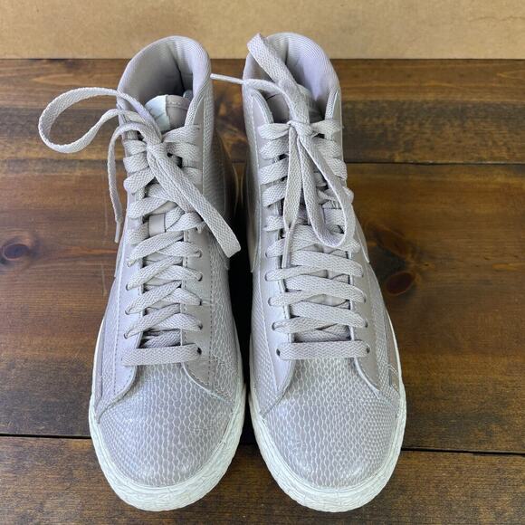 Nike Women's Blazer Mid Leather Premium Snake Skin Print 685225-100 Size 7.5 - Picture 3 of 8